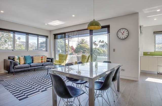 Apartamento grande y nuevo cerca de la ciudad.