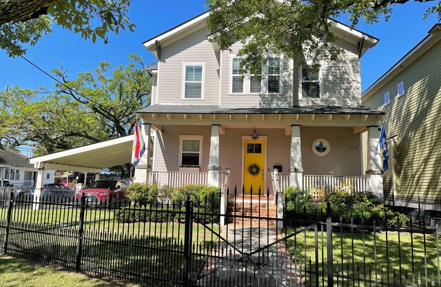 Spacious 2 bedrooms in shared New Orleans home - great location w/ many pluses