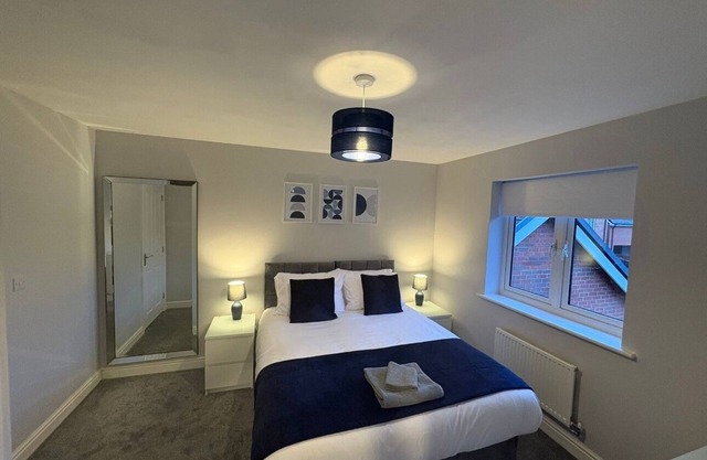 Spacious 3-Bed House with Parking and Garden