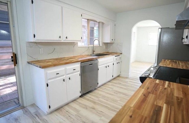 Spacious 3-Bedroom, 2-Bath Home in South Lake Tahoe with WiFi & Modern Comforts