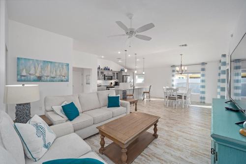 Spacious 3BR in Alden Bungalows with Golf Cart, Fully Fenced
