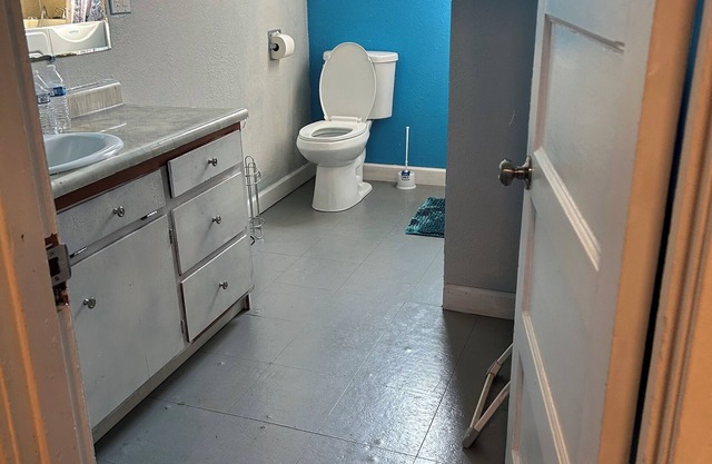 Spacious 5-bedroom house quiet peaceful safe Crockett withAC