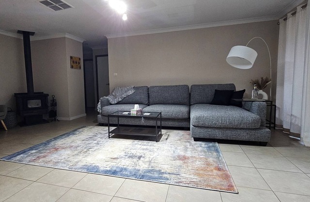 Spacious 5 bedroom house opposite IGA and golf course