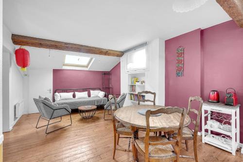 Spacious and bright in the historic center