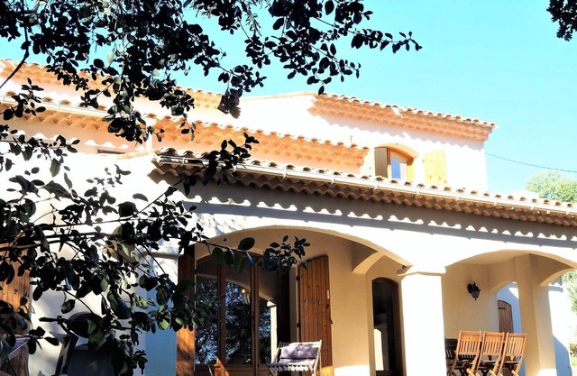 Amplia y cómoda casa con jardín privado, Le Tignet
