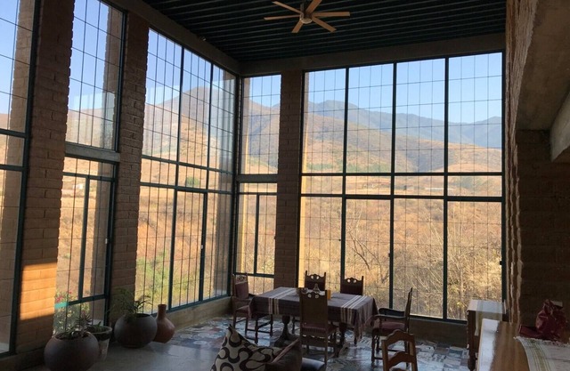 Joya arquitectónica con impresionantes vistas a la montaña