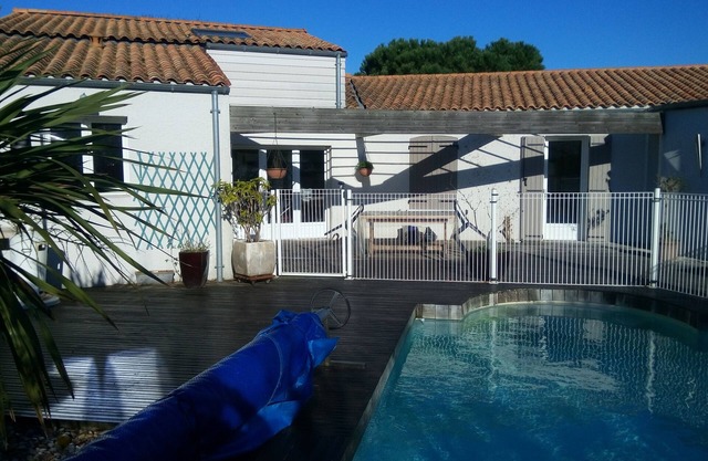 Casa espaciosa y tranquila con piscina climatizada en Angoulins