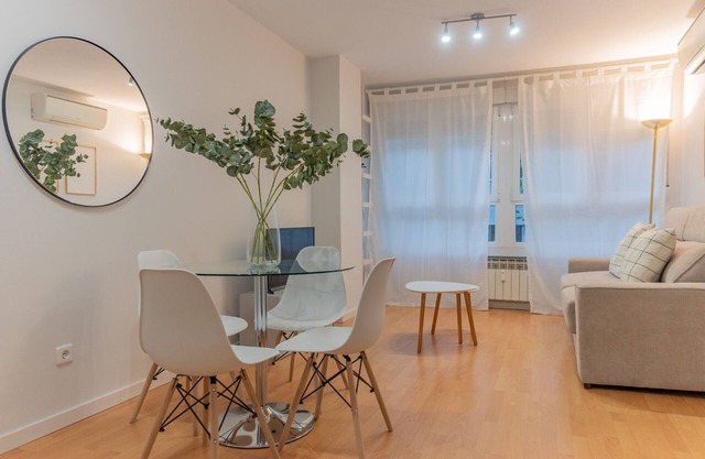 Piso Amplio y Cálido en Madrid: Ideal para tu Estancia Perfecta
