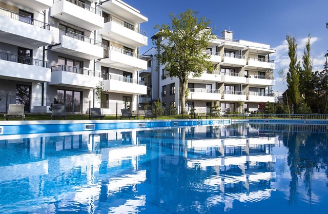 Amplio apartamento, vista a la piscina, a 500 m de la playa, mar Báltico cerca de Kolberg