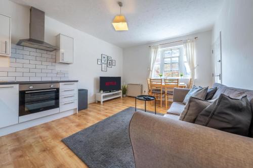 Spacious Apartment near Stansted Airport & Bishops Stortford Town Centre, Comfy for Contractors and Relocators