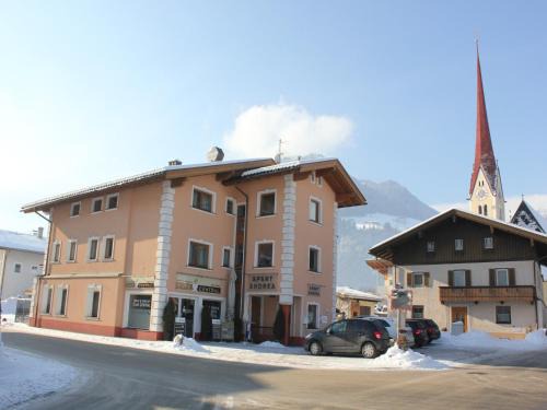 Spacious Apartment in Uderns near Ski Area