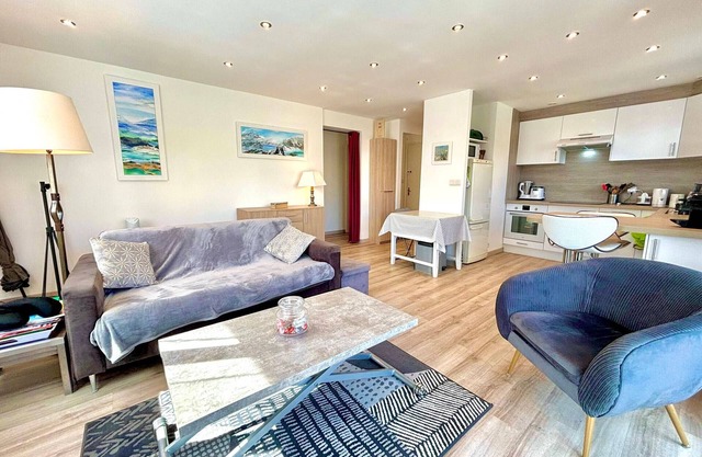 Apartamento espacioso cerca del centro de Annecy, con balcón, parking y Wi-Fi