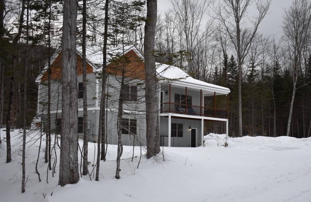 Luxury Sunday River Ski House - 4BR Mountain Retreat - 10 Min to Slopes