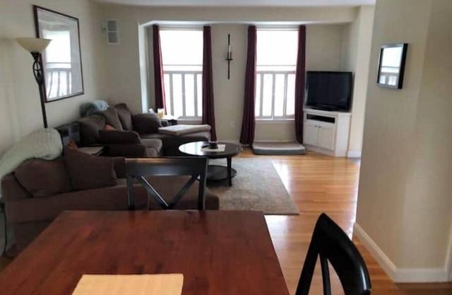 Spacious Charlestown single family home w/ parking