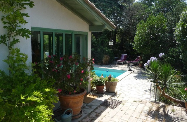 espaciosa casa con encanto cerca de montpellier con piscina