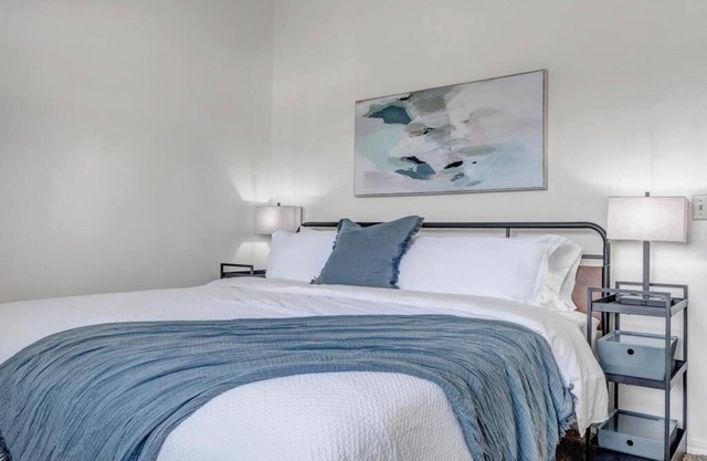 Spacious Downtown Historic Springfield Condo