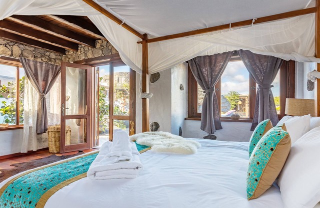 Eco Luxury Farmhouse, piscina privada, WIFI, cerca de la playa.