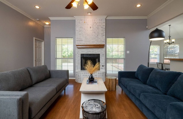 Summer Getaway w/ Jet Tub & Patio Near Downtown