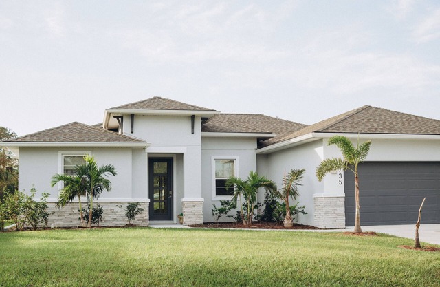 SPACIOUS family house, North Port with POOL/ SPA, SECLUDED