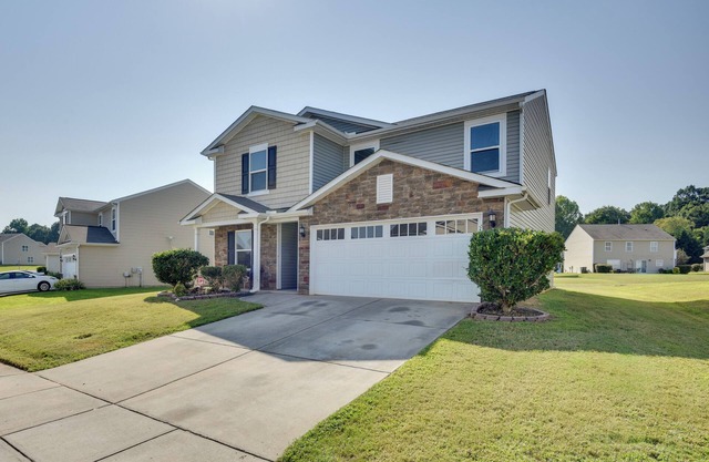 Spacious Gastonia Home w/ Pool Access!