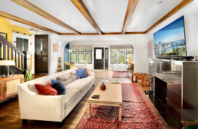 Spacious Historic Pittsburgh Getaway Near Downtown