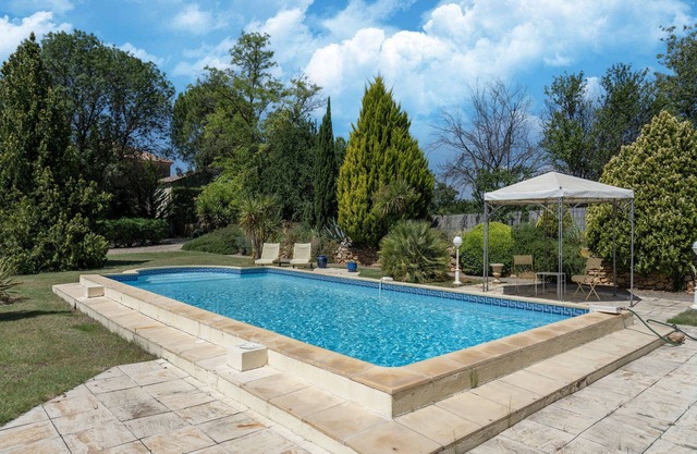 Villa en Francia con piscina y viñedos