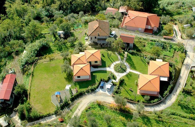 Espaciosa Casa Vacacional en Bucine con Piscina Compartida