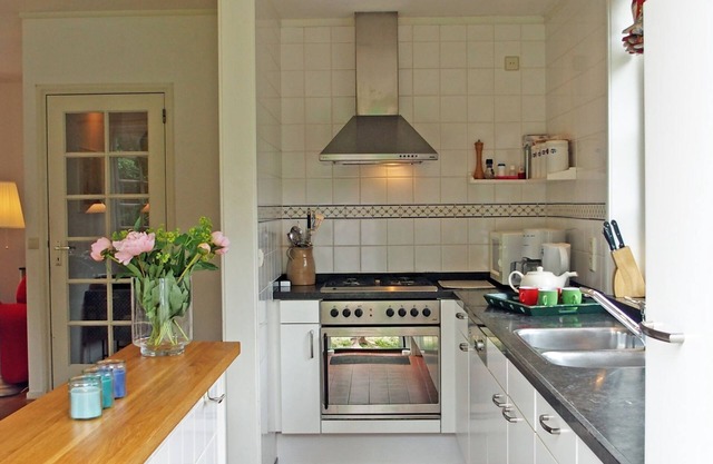 Holiday home Zeemeeuw is a spacious and cozy detached house in a quiet location, in a beautiful area near the beach and the lighthouse of Haamstede.