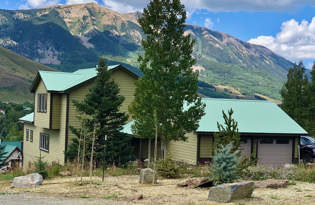 Spacious home with mountain views