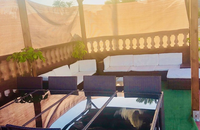 ESPACIOSA CASA+TERRAZA a pasos- PLAYA VillaÁfrica, WIFI, AIRE ACON. VENTILADORES