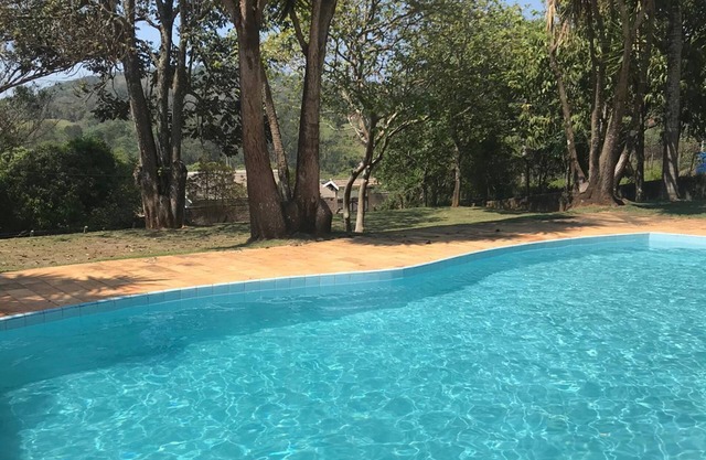 Amplia casa para momentos familiares con barbacoa, piscina.