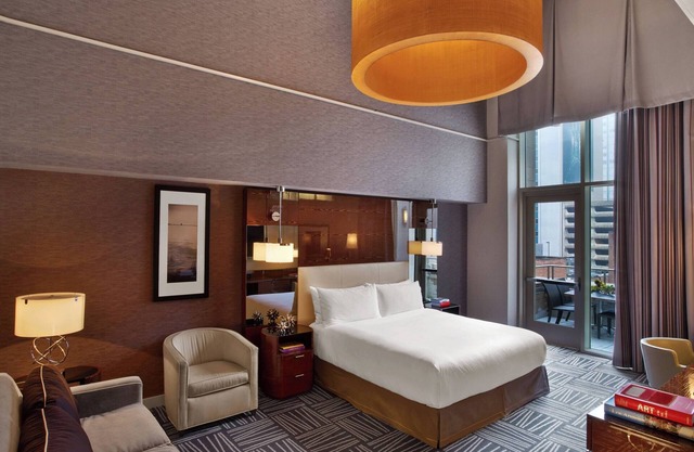 Spacious Indoor-Outdoor Suite Overlooking Downtown Dallas