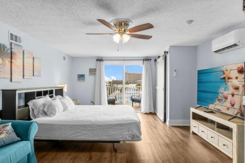Spacious Lagoon Home with Stylish, Modern Décor Throughout! by Dolce Vita Getaways PCB