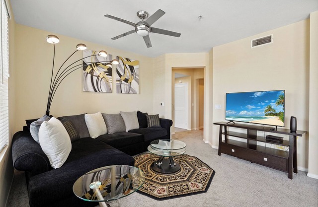 Spacious & Lovely 2BD/2BA! 5Mins to Disney! Angel Stadium! The Outlets! Etc...
