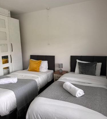 Spacious Luxurious Serviced Accommodation 1