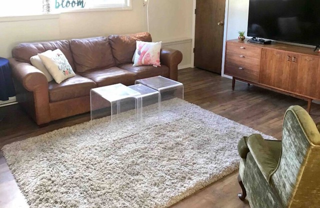 Amplio y moderno apartamento 2BD # 3, cerca de Missoula y Bitterroot