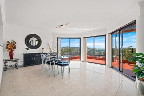 Spacious Modern Apartment with Breathtaking Views