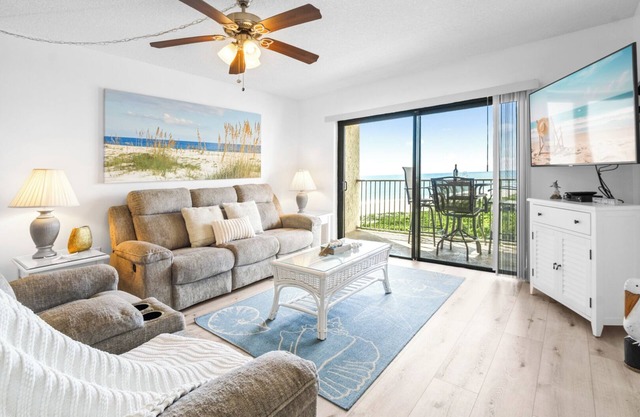 Luxury Beach Stay | Open-Concept Condo w/ Ocean Views & Pool