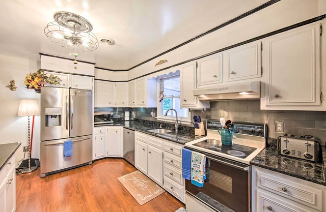 Spacious Palmyra Home w/ Fire Pit & Deck!