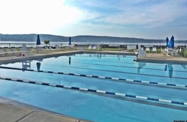 Gran casa privada, cerca de Lake & Track (Waters Edge)