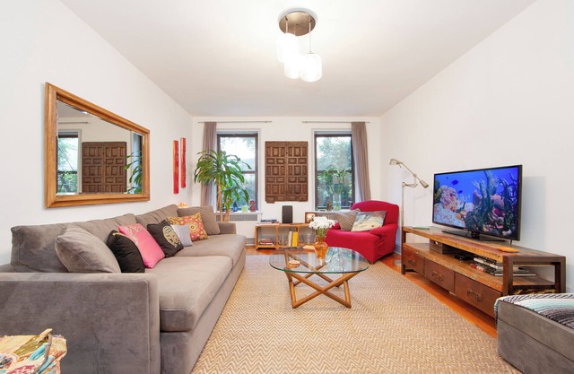 Spacious & Quiet In Chelsea. New to VRBO & 5 star reviewed on all other sites.