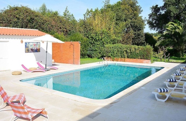 Espaciosa Villa Sesimbra | 5 Dormitorios | Villa Flora | Situado en la campiña portuguesa | 40km a L