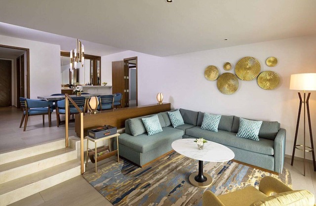 Spacious Suites & Hydro Spa: Caribbean Family Adventure! | 2 Units
