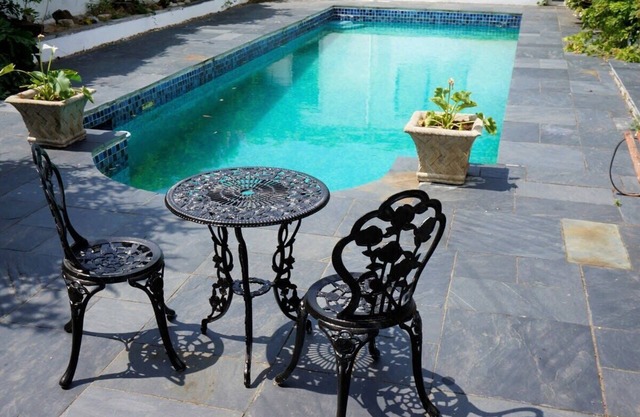 Spacious Town House with Swimming Pool