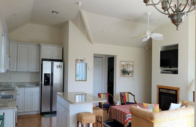 spacious townhouse with elevator in North Beach