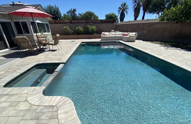 Spacious Villa Pool Billiards King Beds Chef's Kitchen
