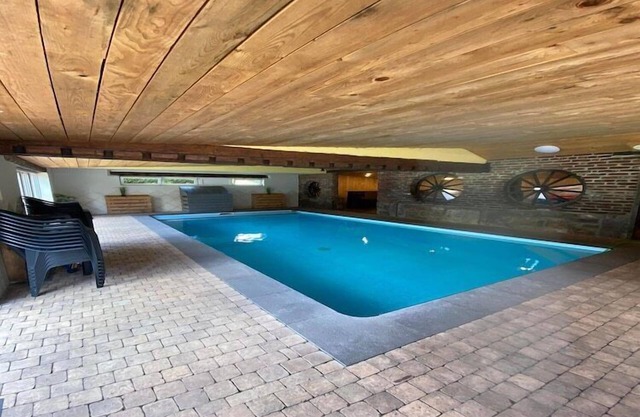 Espaciosa villa Waimes