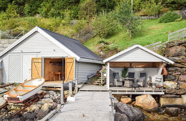 Alojamiento de 3 habitaciones en Ålvik
