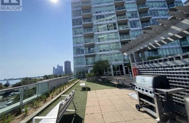 Sparkly Brand New! WaterFront & City VIEWS