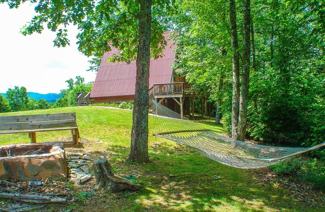HAVEN RIDGE- Retiro romántico con bañera de hidromasaje, vistas a Mtn, Fire Pit y Near New River